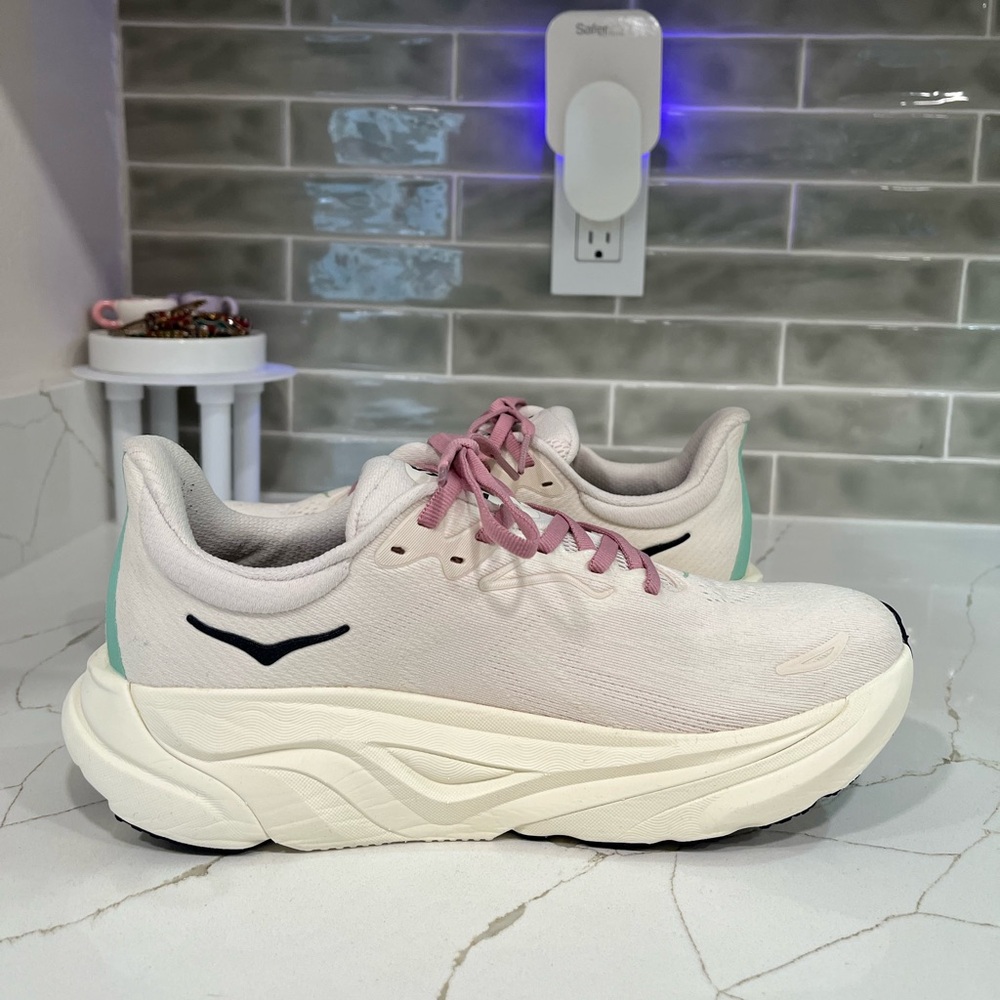 Hoka Arahi 8 Running Shoes Women’s Size 8.5B Color Rose Cream/Alabaster - Picture 4 of 9